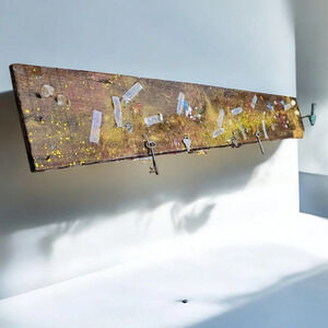 Handmade Skeleton Key Holder Wood Epoxy Resin Key Holder